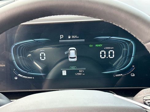 Used 2024 Kia Niro EX FWD image 12