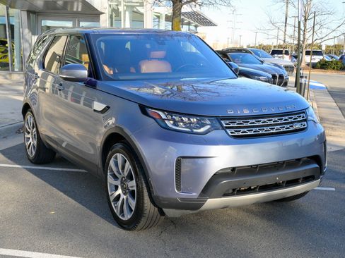 Used 2019 Land Rover Discovery HSE image 3