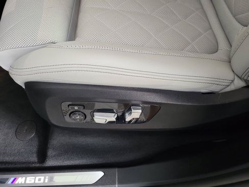 Used 2025 BMW X5 M60i AWD/4WD image 19