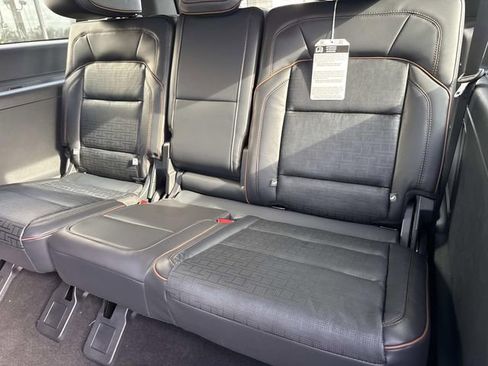 New 2026 Lincoln Navigator L Black Label AWD/4WD image 16