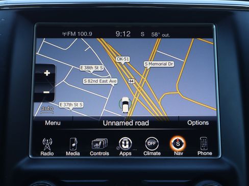 Used 2017 Jeep Grand Cherokee Limited image 11