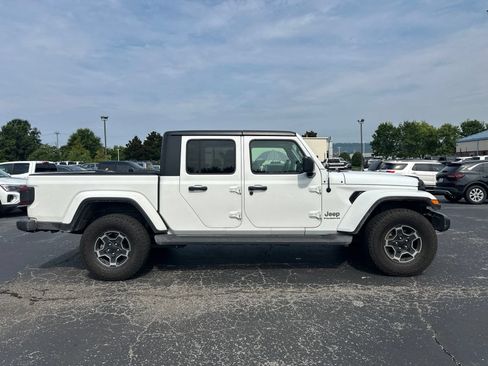 Used 2023 Jeep Gladiator Overland w/ LED Lighting Group AWD/4WD image 4
