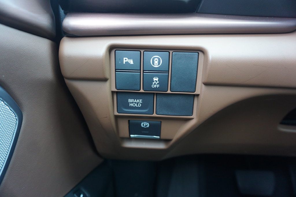 Used 2023 Acura RDX w/ Technology Package FWD image 5