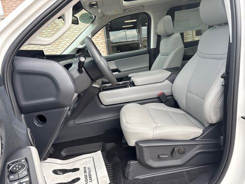 New 2026 Ford Expedition Max Active AWD/4WD image 3