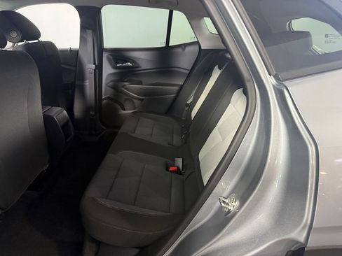 Used 2024 Chevrolet Trax LS w/ LS Convenience Package FWD image 23