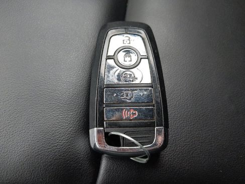 Used 2021 Lincoln Corsair FWD image 32