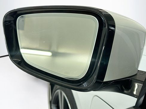 Used 2022 BMW 330e xDrive w/ Convenience Package image 16