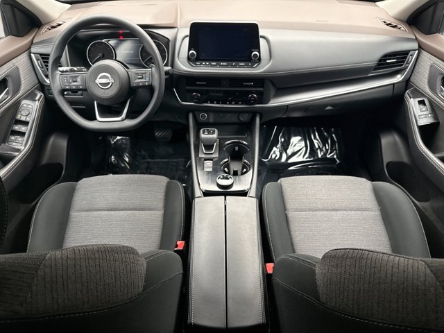 Used 2023 Nissan Rogue SV AWD/4WD image 14