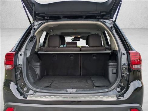 Used 2018 Mitsubishi Outlander GT AWD/4WD image 6