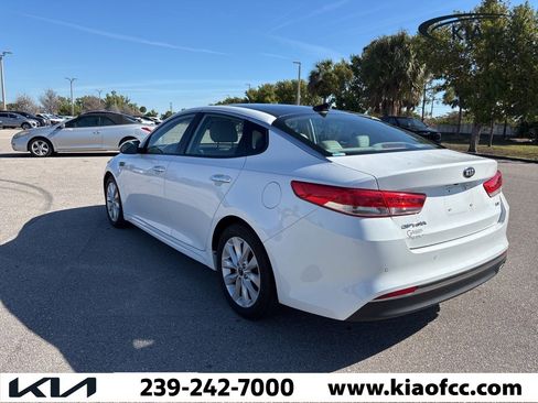 Used 2018 Kia Optima EX w/ Premium Package image 4
