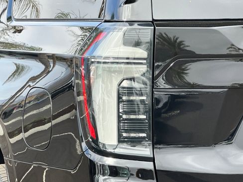 New 2026 Chevrolet Suburban High Country w/ LPO, Illumination Package image 28