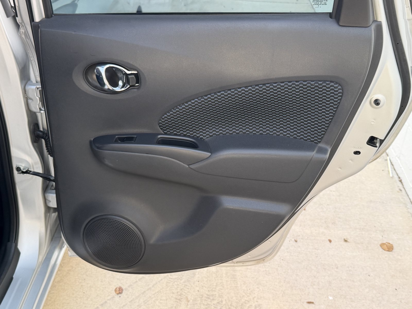 Used 2018 Nissan Versa Note SV FWD image 33