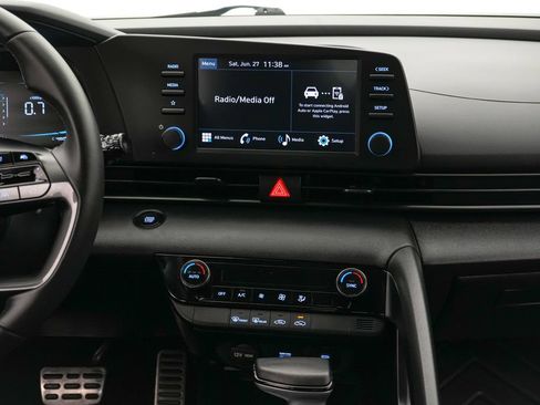 Used 2025 Hyundai Elantra Sport FWD image 15