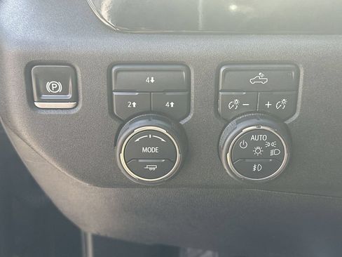 Used 2025 Chevrolet Silverado 2500 LT w/ Convenience Package AWD/4WD image 28
