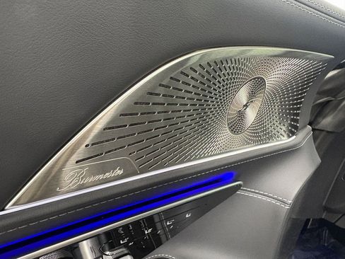 Used 2022 Mercedes-Benz SL 55 AMG 4MATIC w/ Driver Assistance Package image 9