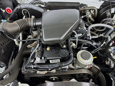 Used 2020 Toyota Tacoma SR image 35