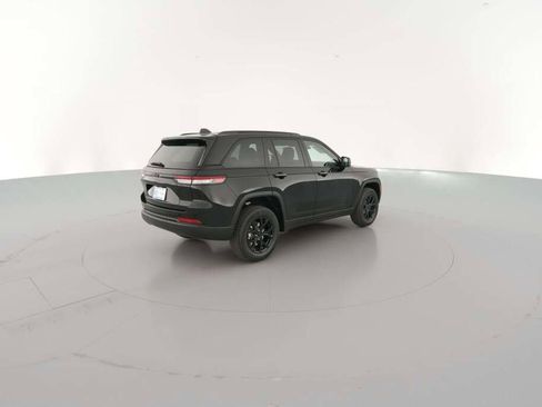 New 2025 Jeep Grand Cherokee Altitude image 12