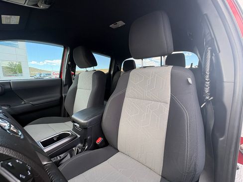 Used 2020 Toyota Tacoma 4x4 Double Cab image 16