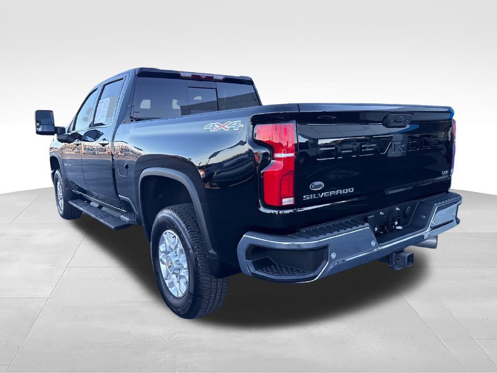 Used 2024 Chevrolet Silverado 2500 LTZ w/ LTZ Convenience Package AWD/4WD image 3
