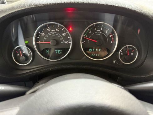 Used 2011 Jeep Wrangler Sahara w/ Connectivity Group AWD/4WD image 14
