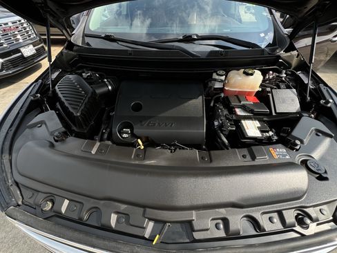 Used 2021 Buick Enclave Avenir w/ Avenir Technology Package image 30