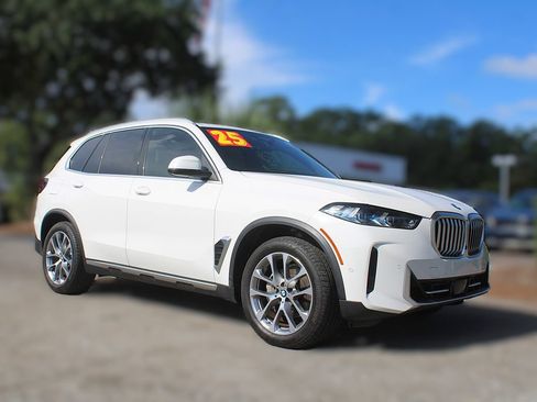 Used 2025 BMW X5 xDrive40i AWD/4WD image 3