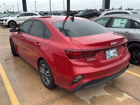 Used 2024 Kia Forte LXS FWD image 11
