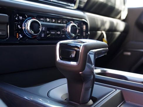 New 2026 GMC Sierra 1500 SLT image 13