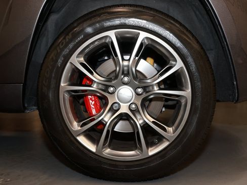 Used 2021 Jeep Grand Cherokee SRT image 25