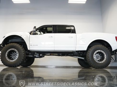 Used 2022 Ford F250 Lariat w/ Lariat Ultimate Package image 10