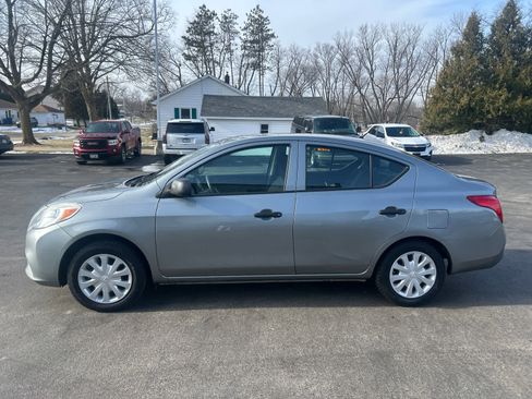 Used 2013 Nissan Versa S image 6