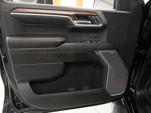 Certified 2024 Chevrolet Silverado 1500 High Country w/ High Country Premium Package AWD/4WD image 17