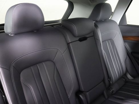 Used 2023 Audi Q5 2.0T Premium w/ Convenience Package image 33