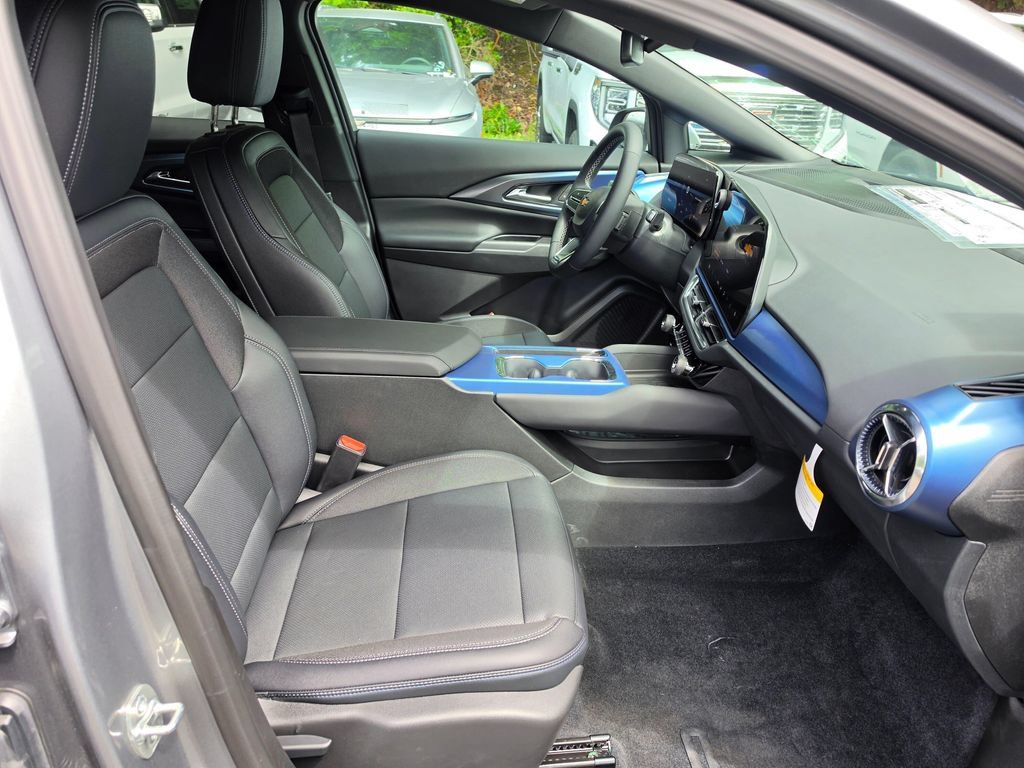 New 2026 Chevrolet Equinox EV LT AWD/4WD image 11
