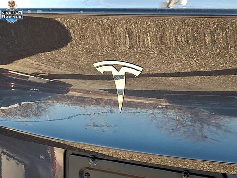 Used 2022 Tesla Model Y Long Range image 30