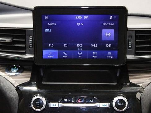 Used 2021 Ford Explorer Limited image 32