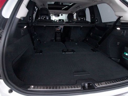 Certified 2025 Volvo XC90 T8 Plus w/ Protection Package Premier image 13