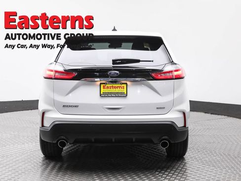 Used 2020 Ford Edge SE image 6