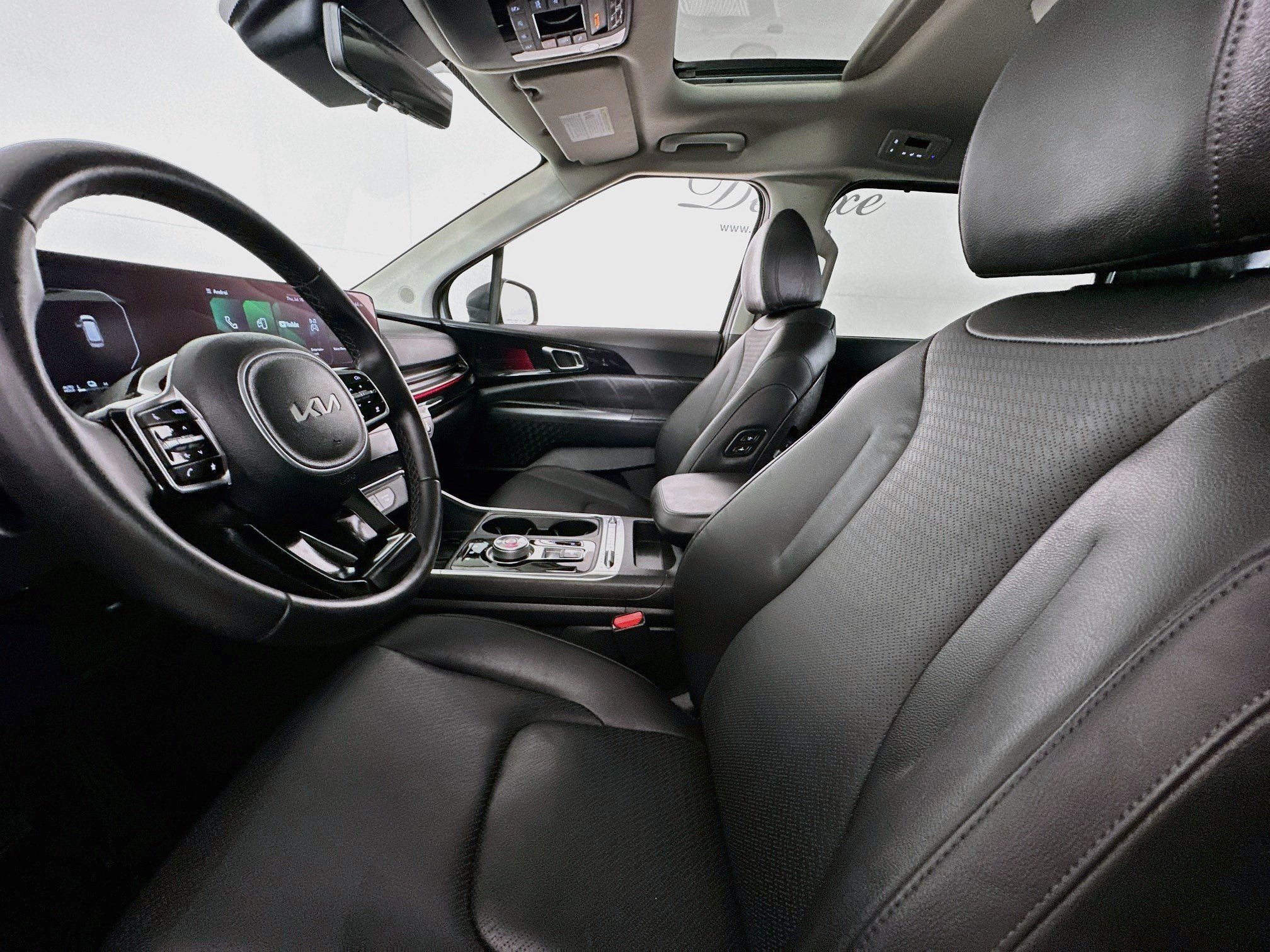 Used 2025 Kia Carnival SX Prestige FWD image 20