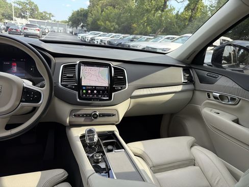 Certified 2025 Volvo XC90 T8 Ultra w/ Protection Package Premier AWD/4WD image 31