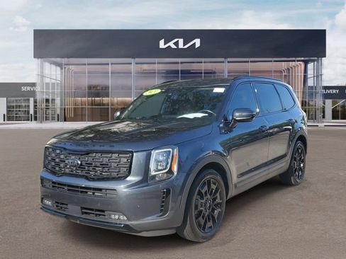 Used 2021 Kia Telluride SX w/ SX Prestige Package AWD/4WD image 3