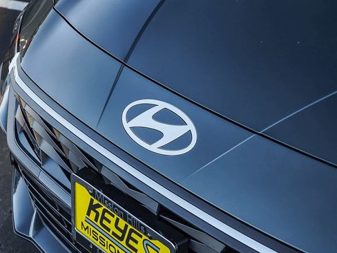 New 2026 Hyundai Elantra Sport image 9