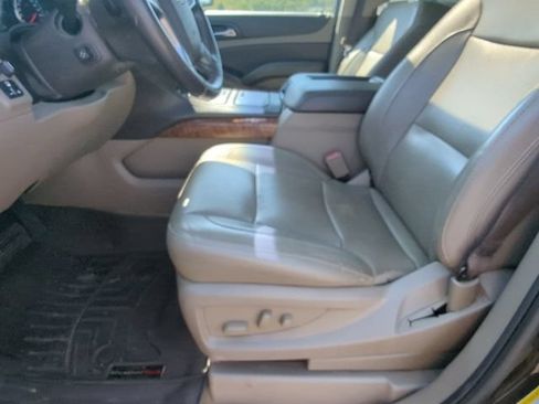 Used 2018 Chevrolet Suburban Premier AWD/4WD image 10