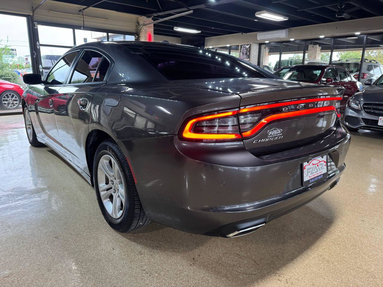 Used 2016 Dodge Charger SE w/ Popular Equipment Group RWD image 5