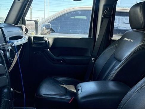 Used 2015 Jeep Wrangler Unlimited Rubicon w/ Dual Top Group image 11