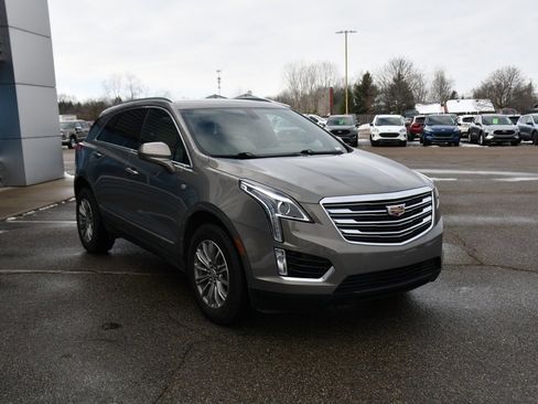 Used 2018 Cadillac XT5 Luxury w/ LPO, Wheel Lock Package image 9
