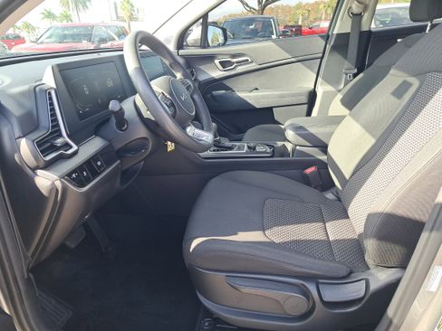 Used 2023 Kia Sportage LX image 17