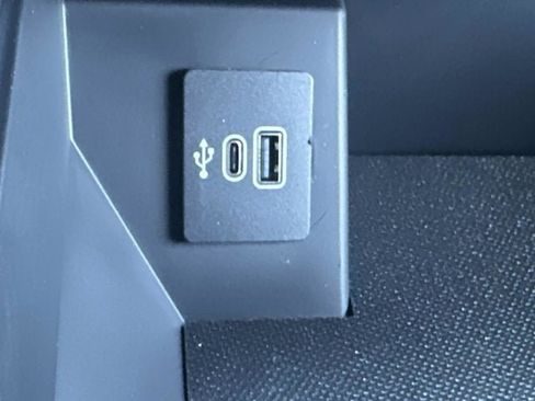 New 2025 Ford F150 Lariat w/ Equipment Group 501A Mid image 24