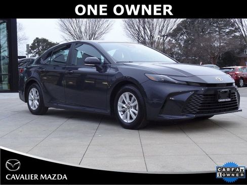 Used 2025 Toyota Camry LE image 1