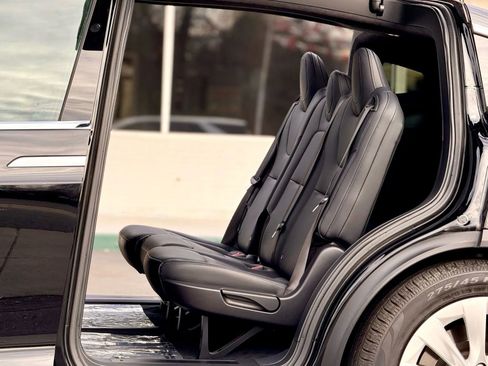 Used 2020 Tesla Model X Long Range image 18